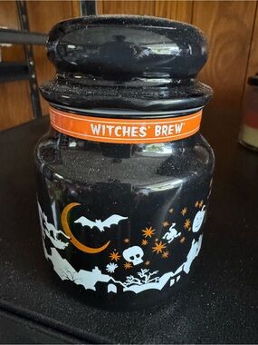 VERY RARE Witches Brew Yankee Candle  White/black/orange Discontinued jar